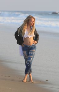 Ellen Alexander Sexy Topless 7 - The Fappening Blog.jpg