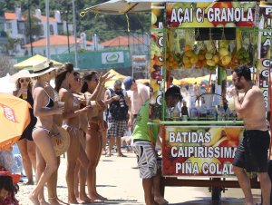 Alessandra Ambrosio Sexy 4 - The Fappening Blog.jpg