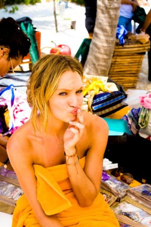 Candice-Swanepoel-Final-Victorias-Secret-Swimwear-Photoshoot-For-2010-05.jpg