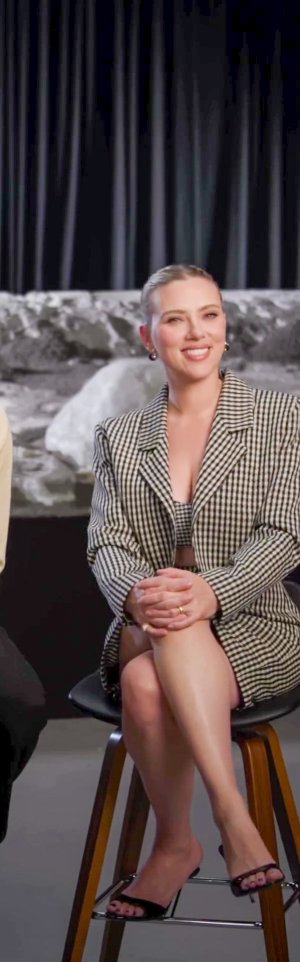 Scarlett Johansson (2).jpg