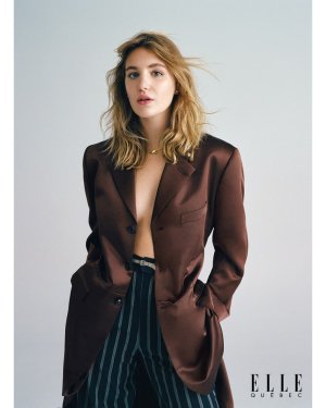 740full-sophie-nelisse (5).jpg