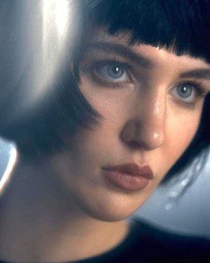 740full-sophie-nelisse (7).jpg