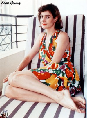 Sean-Young-Feet-236399.jpg