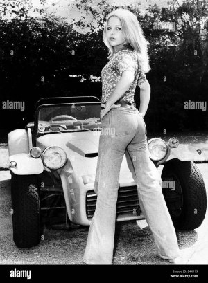 sally-thomsett-actress-stars-in-man-about-the-house-august-1973-B4K119.jpg