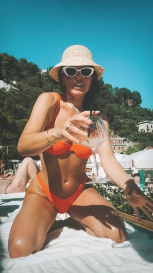 serindaswan_reel_7_5_2024_4_02_53 PM3405688149853034345 - frame at 0m2s.jpg