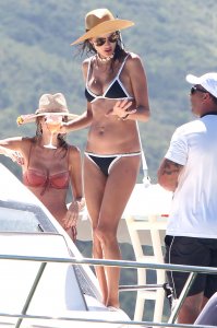 Alessandra Ambrosio 45 - The Fappening Blog.jpg