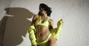 Shanina Shaik Sexy 29 - The Fappening Blog.JPG
