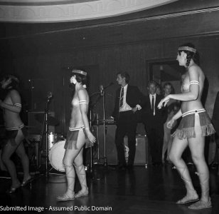 the-ladybirds-opptrer-i-bergen--the-ladybirds-performing-in-bergen-norway-1968_4986308305_o.jpg