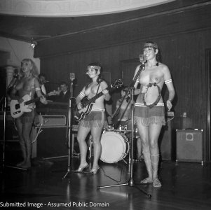 the-ladybirds-opptrer-i-bergen--the-ladybirds-performing-in-bergen-norway-1968_4986910254_o.jpg
