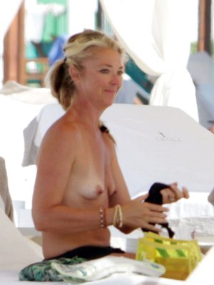 Tamara Beckwith  Bikini  Topless  Italy 28th Aug 2015  (16).jpg