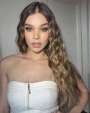 Hailee Steinfeld 01.jpg