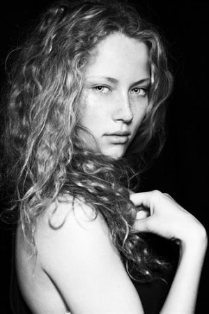 Henessi Schmidt (3).jpg