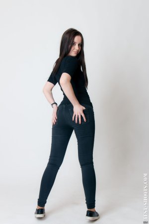 0002-02 thefappeningblog.com.jpg