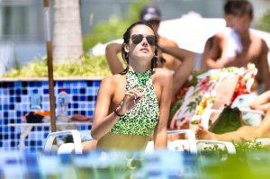 Alessandra Ambrosio Sexy 31 - The Fappening Blog.jpg