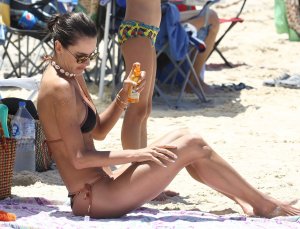 Alessandra Ambrosio 22 - The Fappening Blog.jpg