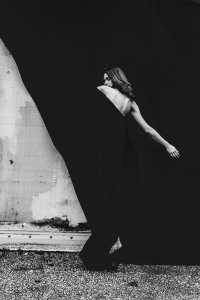 Elisabeth Giolito Topless 7 - The Fappening Blog.jpg