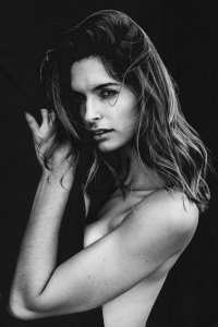 Elisabeth Giolito Topless 8 - The Fappening Blog.jpg