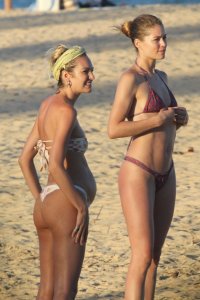 Candice Swanepoel & Doutzen Kroes Sexy 33 - The Fappening Blog.jpg