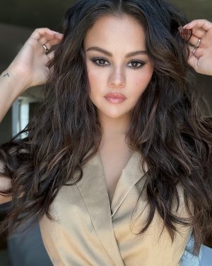 Selena gomez (2).jpg