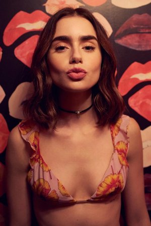 Lily Collins 1125.jpg