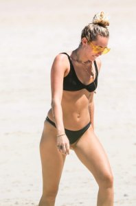 Miley Cyrus  Sexy 20 - The Fappening Blog.jpg
