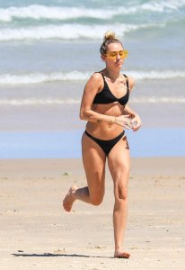 Miley Cyrus  Sexy 22 - The Fappening Blog.jpg