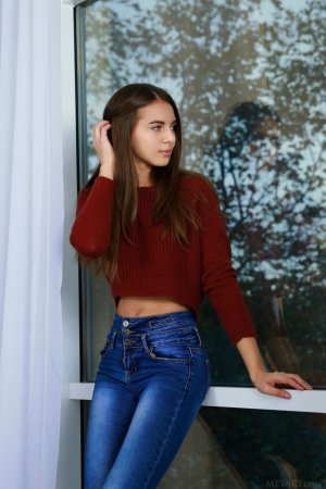 0002-02 thefappeningblog.com.jpg