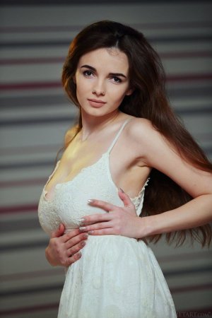 0005-01 thefappeningblog.com.jpg