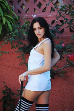 would-you-join-this-amazing-black-haired-girl-in-some-nice-one-on-one-performance-01 thefappen...jpg