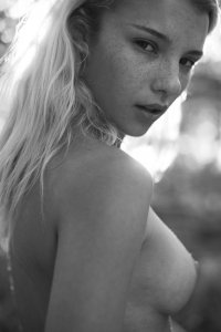 Rachel-Yampolsky-Topless-7.jpg
