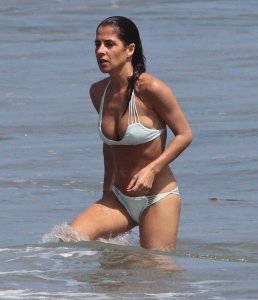 Kelly-Monaco-in-a-Bikini-3.jpg