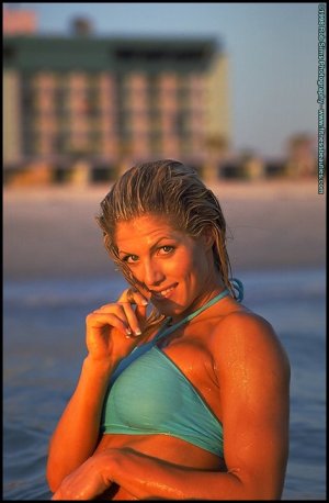 2698.004b.torrie_wilson.jpg