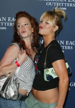 Kaley_Cuoco-Amy_Davidson16.jpg