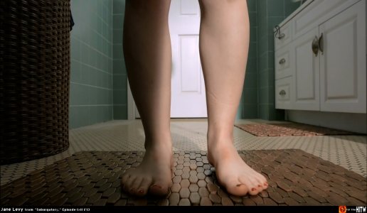 Jane-Levy-Feet-585511.jpg