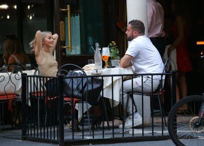 Julianne_Hough_out_in_New_York_City_08-14-2024__7_.jpg