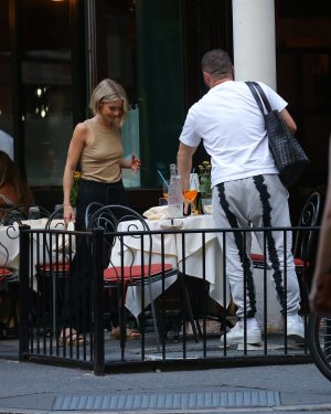 Julianne_Hough_out_in_New_York_City_08-14-2024__9_.jpg