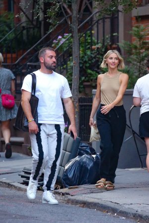 Julianne_Hough_out_in_New_York_City_08-14-2024__12_.jpg