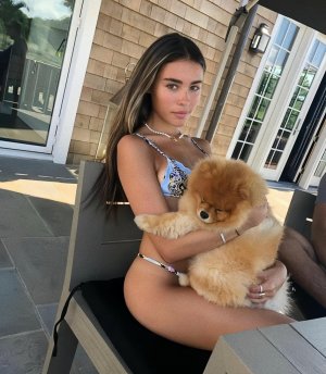 Madison Beer 834.jpg