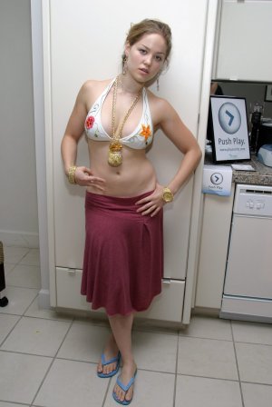 hotbelly+HOTTOES_Erika_Christensen1_122_370lo.jpg