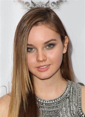 Liana Liberato (3).jpg