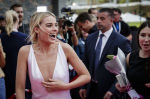 Margot Robbie Sexy 17 - The Fappening Blog.jpg