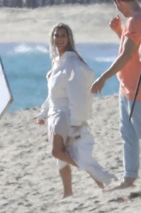 Kim Kardashian See Through 30 - The Fappening Blog.jpg