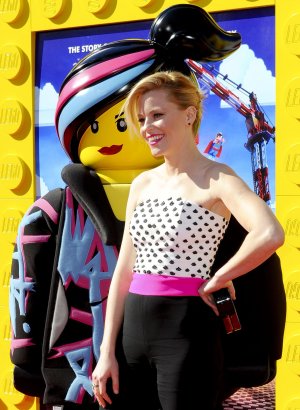 elizabeth-banks-the-lego-movie-premiere-in-los-angeles_15.jpg