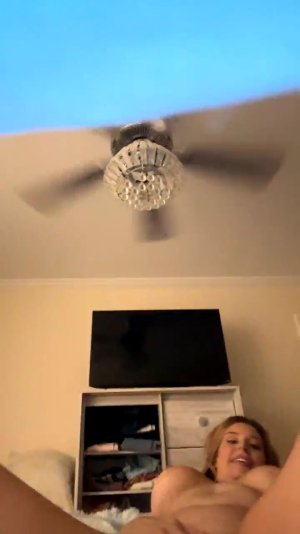 Onlyfans - Theladyleanne - two vaginas.mp4_001996686.jpg