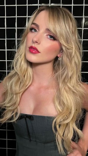 MckennaGrace (3).jpg