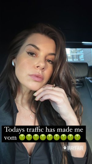 imogen_thomas's instagram 2023-11-25-0.40.917 story.jpg