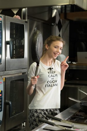 0009-05 thefappeningblog.com.jpg