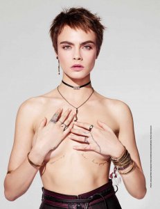 Cara Delevingne Sexy & Topless 4 - The Fappening Blog.jpg