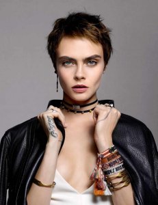 Cara Delevingne Sexy & Topless 5 - The Fappening Blog.jpg