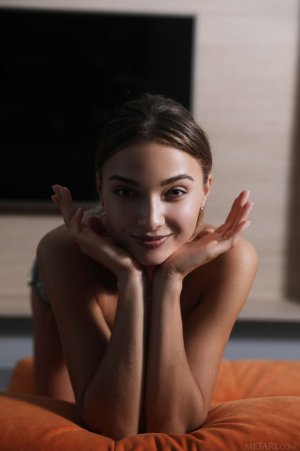 0011-10 thefappeningblog.com.jpg